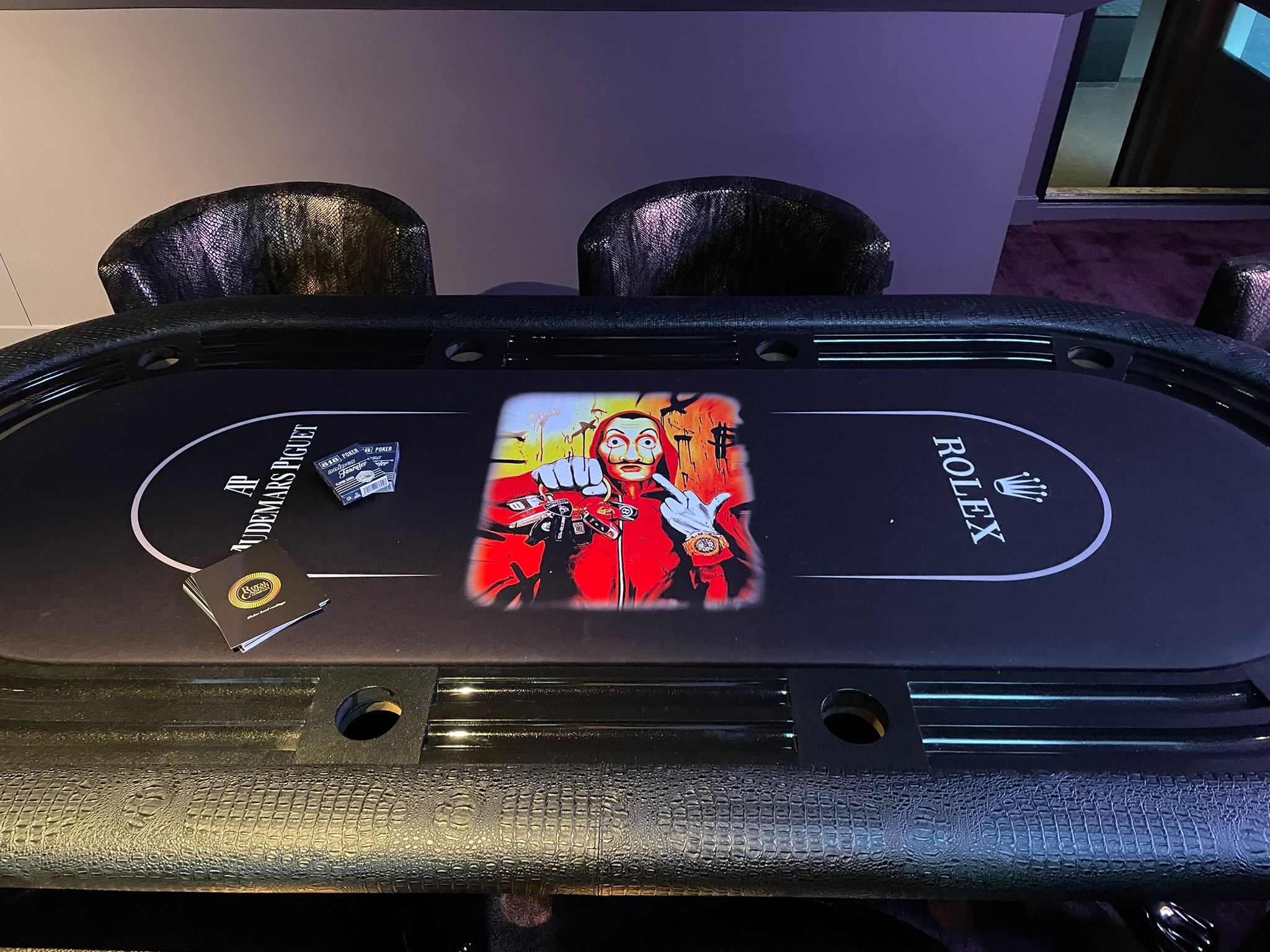 Pokertisch 10 kaufen Gepersonaliseerde pokertafel met zwarte krokodillen rand en zwart speelveld